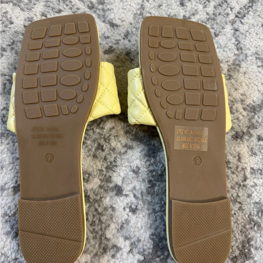 Brand New Butter Yellow Quilted Slide Sandals - Picture 2 of 3